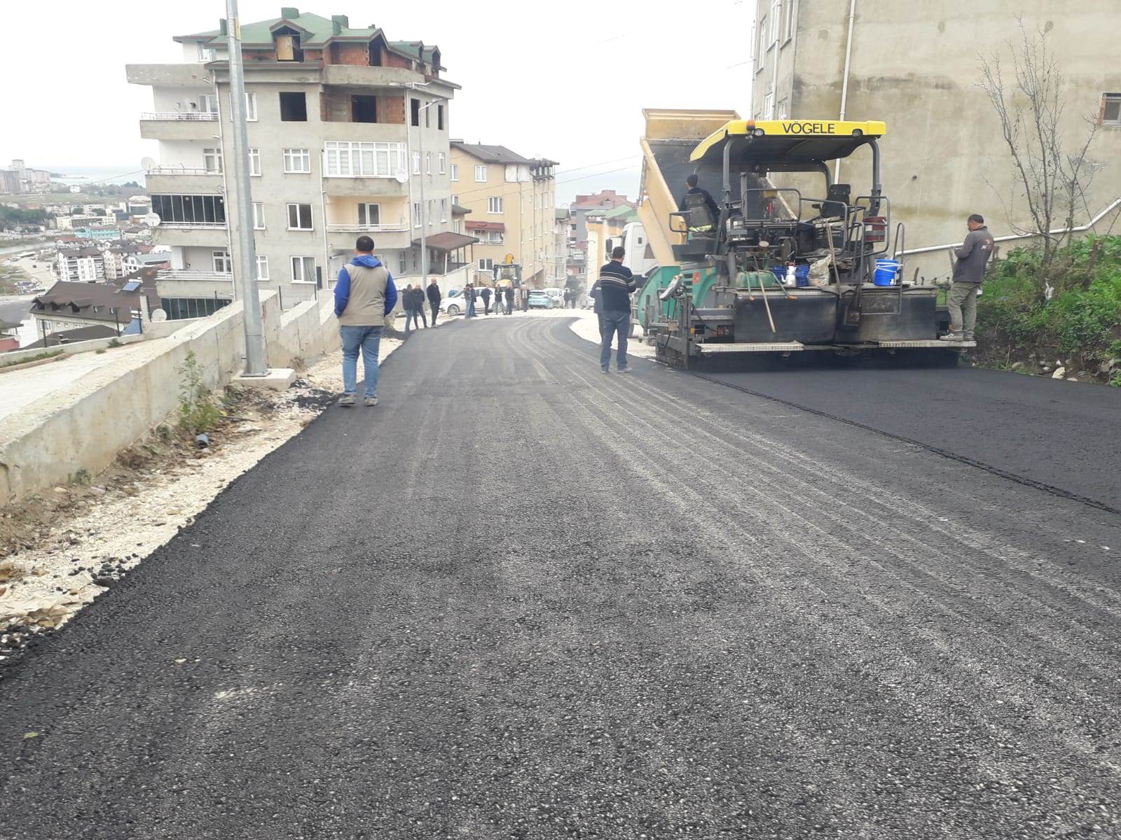 FATSA’DA SICAK ASFALT ÇALIŞMALARI SÜRÜYOR